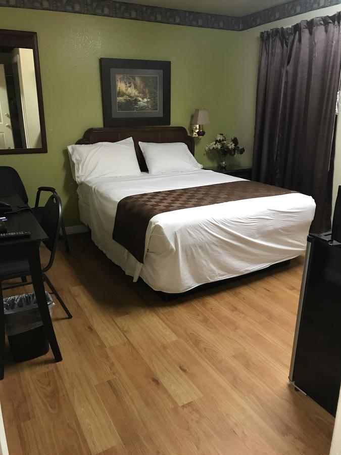 Outpost Motel Dripping Springs Buitenkant foto